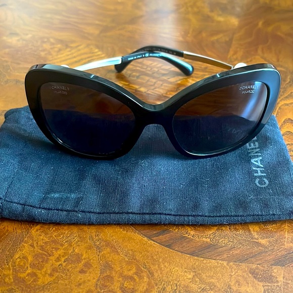 CHANEL Accessories - Chanel Sunglasses 😎 Black